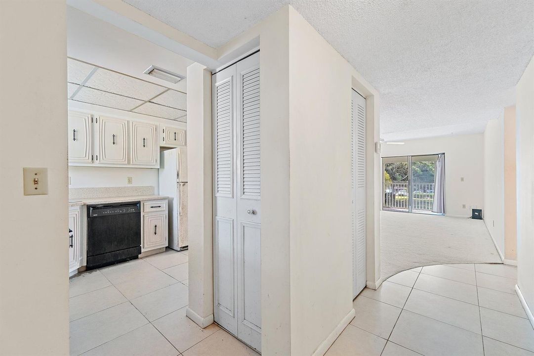 017-18081SECountryClubDr-Jupiter-SMALL
