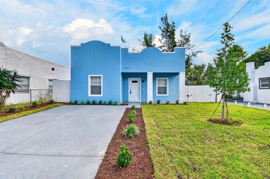 3804GreenwoodAveExteriors2026(5)