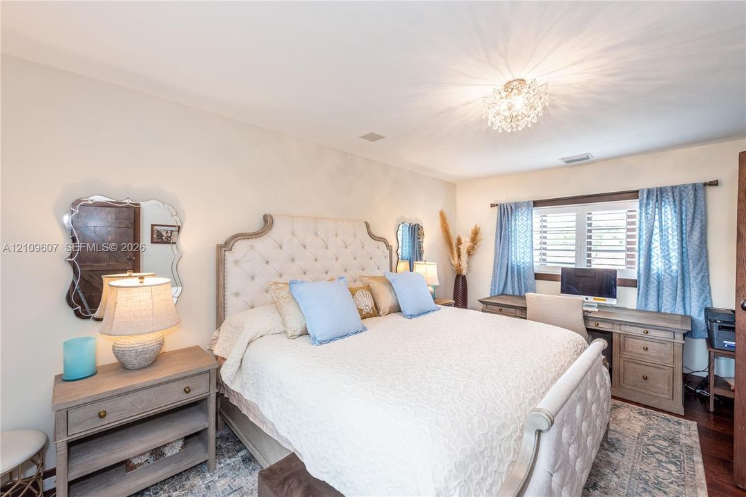 For Rent: $8,500 (3 beds, 2 baths, 2133 Square Feet)
