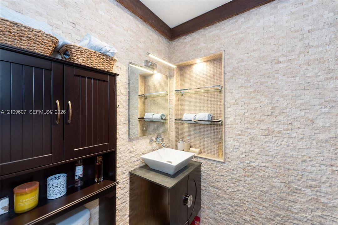 For Rent: $8,500 (3 beds, 2 baths, 2133 Square Feet)