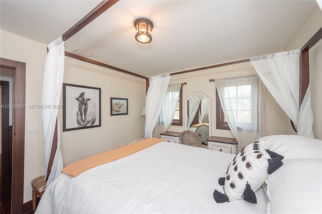 For Rent: $8,500 (3 beds, 2 baths, 2133 Square Feet)
