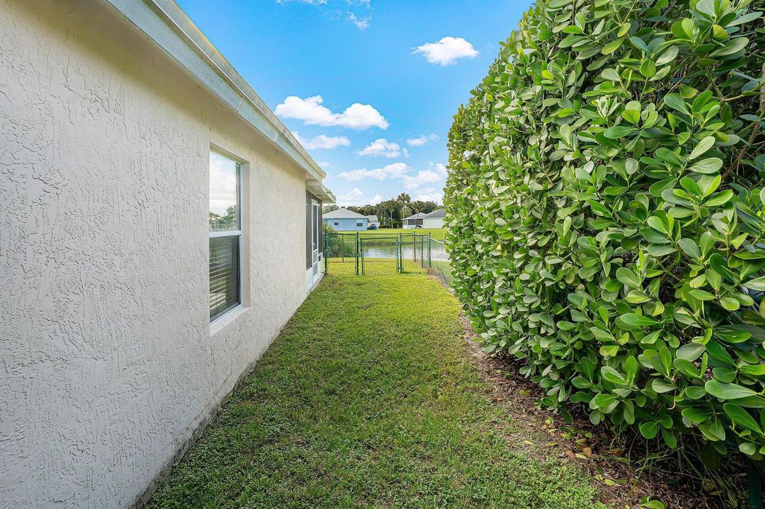 027-5427ClubCircle-Haverhill-FL-33415-SM