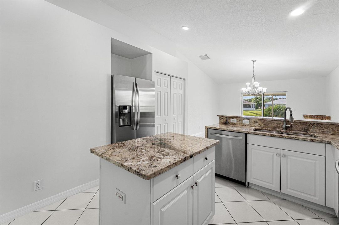 008-5427ClubCircle-Haverhill-FL-33415-SM