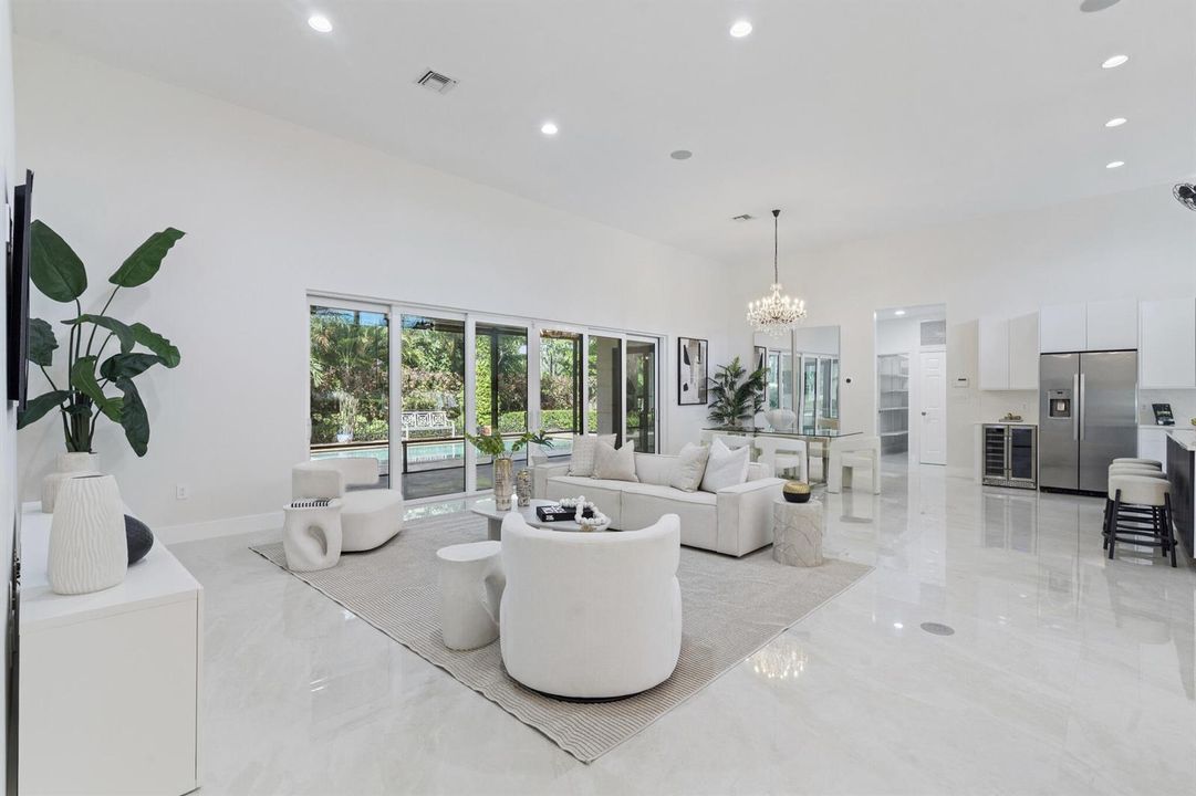FL-110_cropped_stools_retained