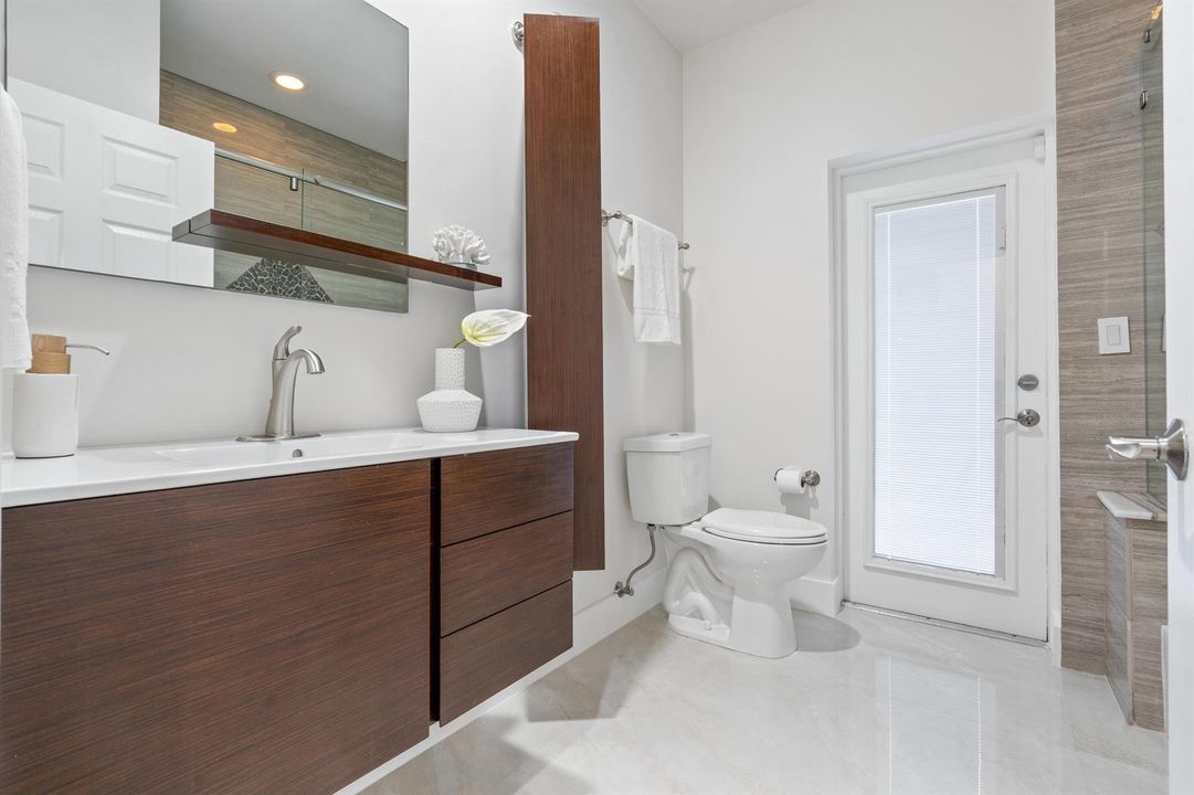 22-2701 NE 2nd Ave Wilton Manros, FL-121