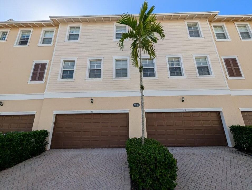 Rear/Garage
