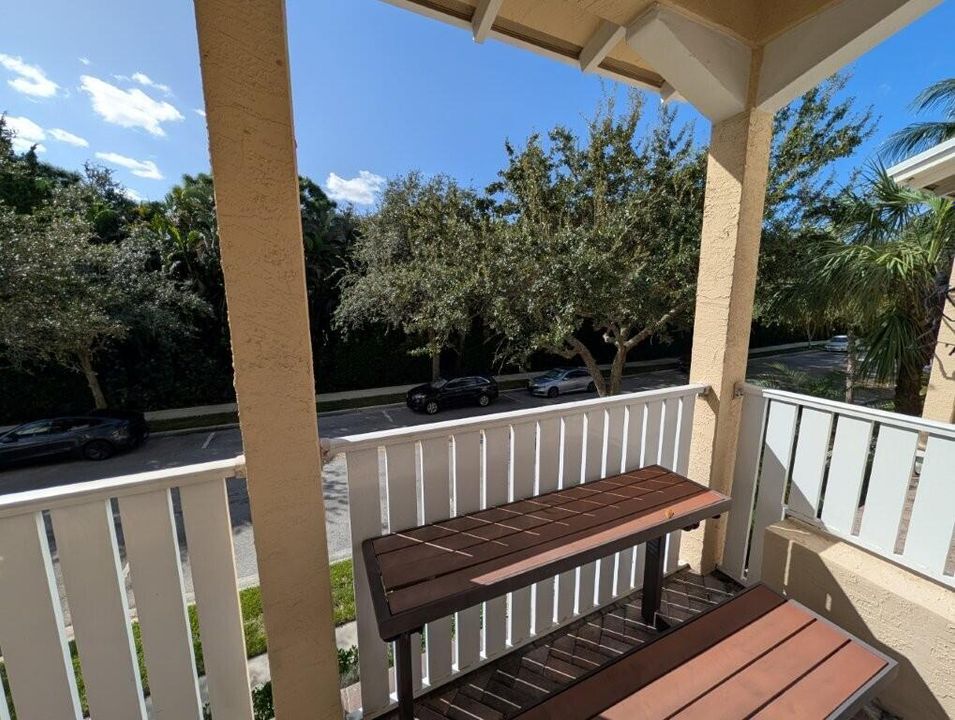 Balcony/Preserve View