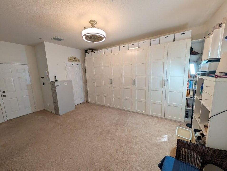 Den/Bedroom