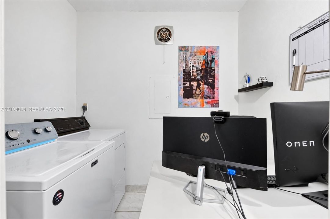 For Sale: $430,000 (3 beds, 2 baths, 1629 Square Feet)