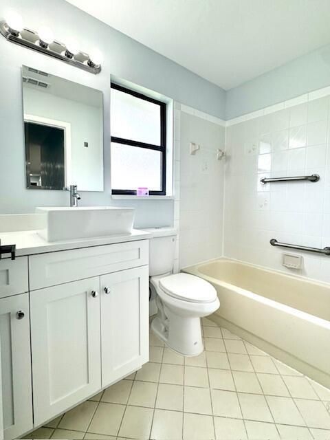 2ND BATHROOM