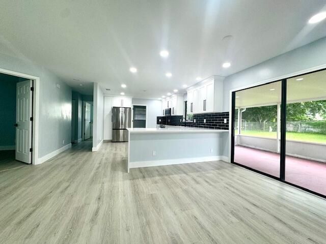 DINING RM / KITCHEN