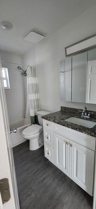 1408 Florida A Bath