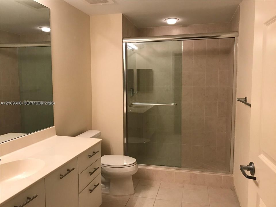 На продажу: $375,000 (2 спален, 2 ванн, 1331 Квадратных фут)