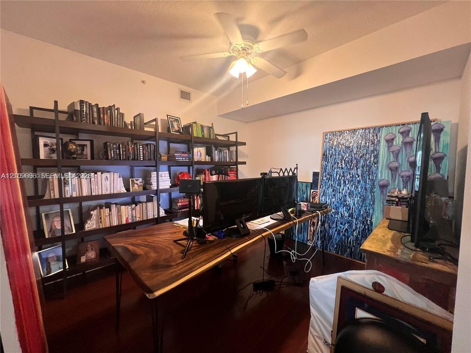 На продажу: $375,000 (2 спален, 2 ванн, 1331 Квадратных фут)