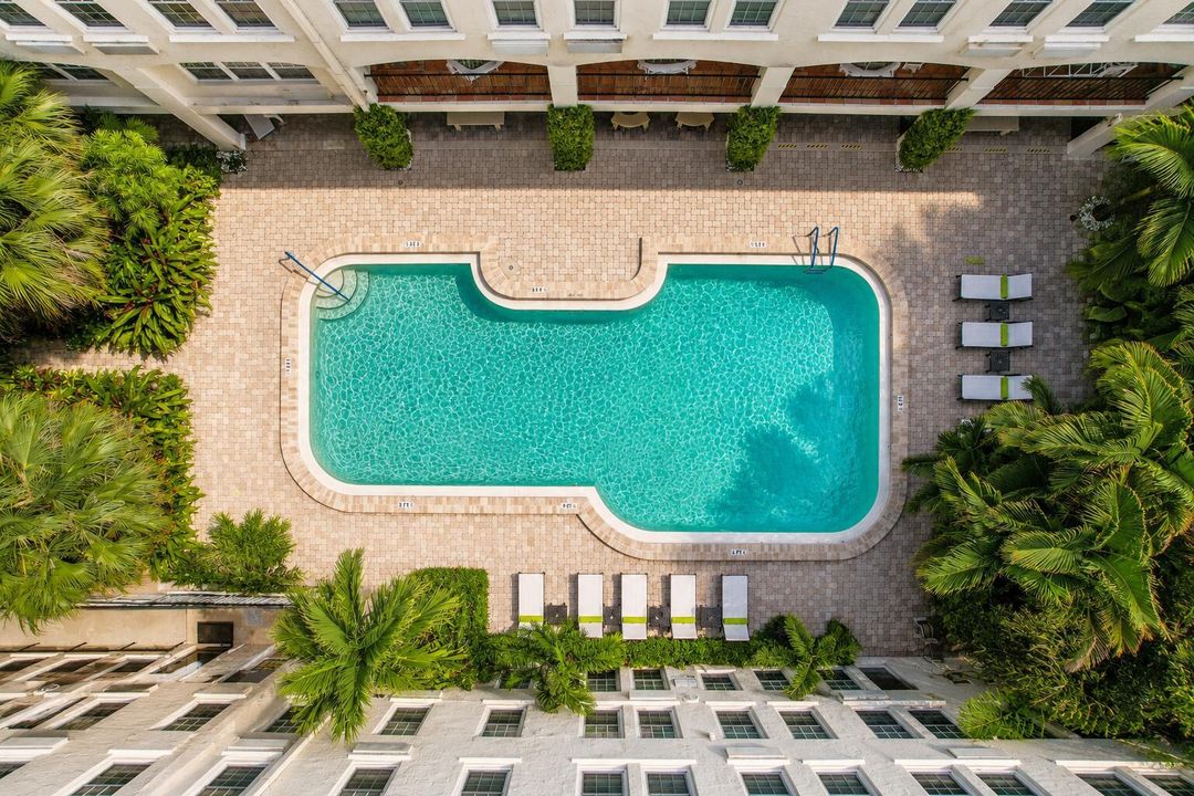 Palm Beach Hotel - Pool Area