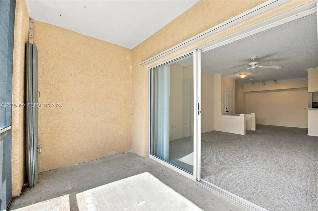 待售: $194,900 (1 贝兹, 1 浴室, 797 平方英尺)
