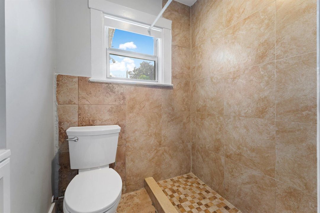 008-4561LakeAvenue-6-WestPalmBeach-FL-33