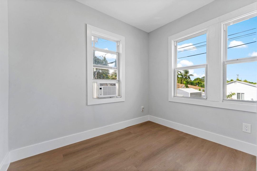 006-4561LakeAvenue-6-WestPalmBeach-FL-33