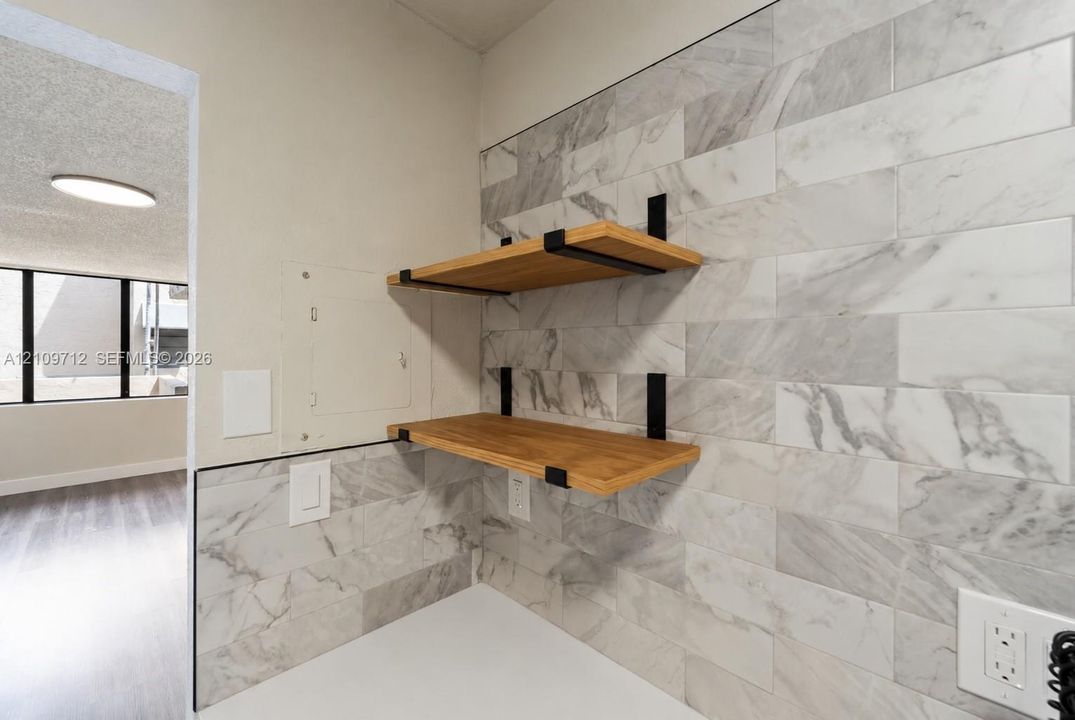 В аренду: $1,975 (1 спален, 1 ванн, 725 Квадратных фут)