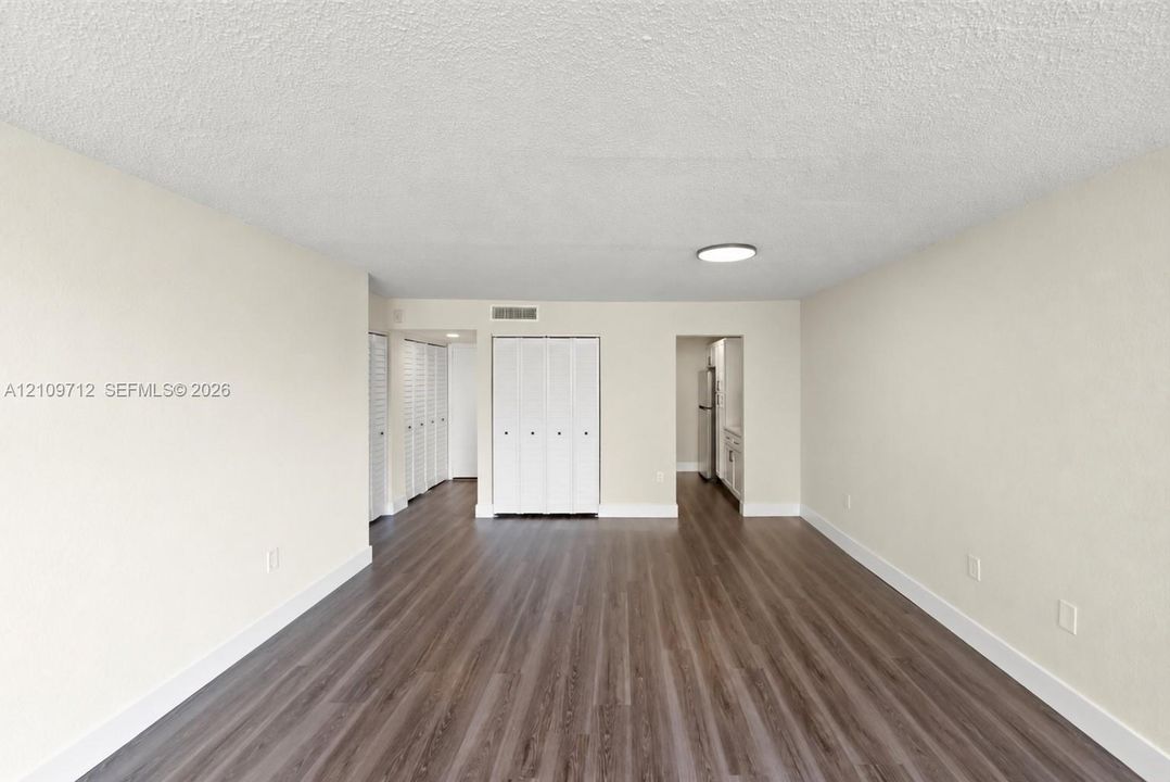 В аренду: $1,975 (1 спален, 1 ванн, 725 Квадратных фут)