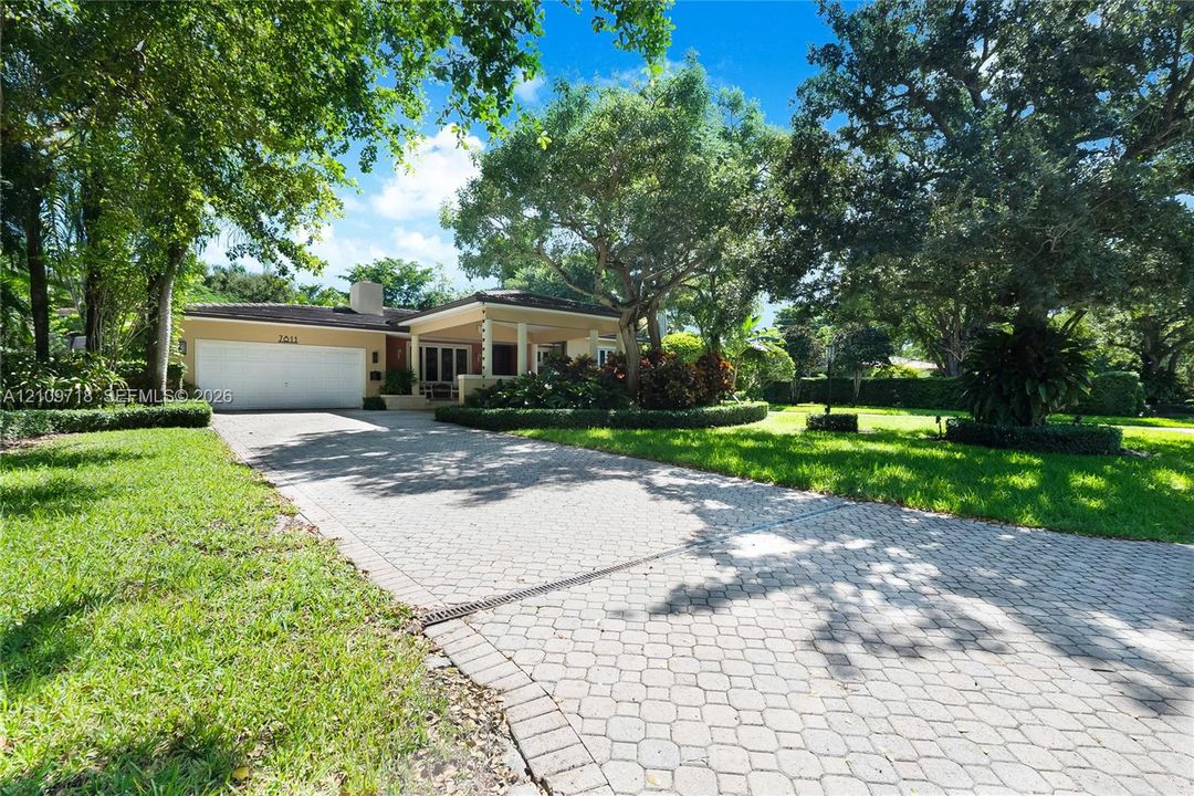 For Sale: $7,495,000 (5 beds, 5 baths, 4233 Square Feet)