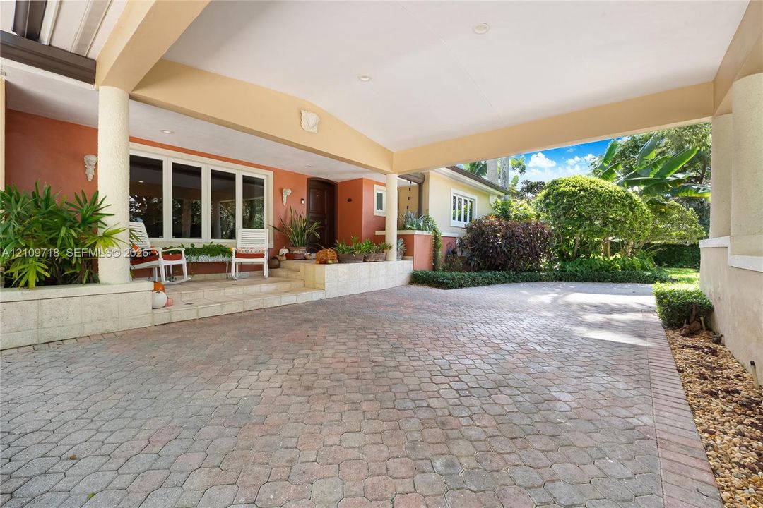 For Sale: $7,495,000 (5 beds, 5 baths, 4233 Square Feet)
