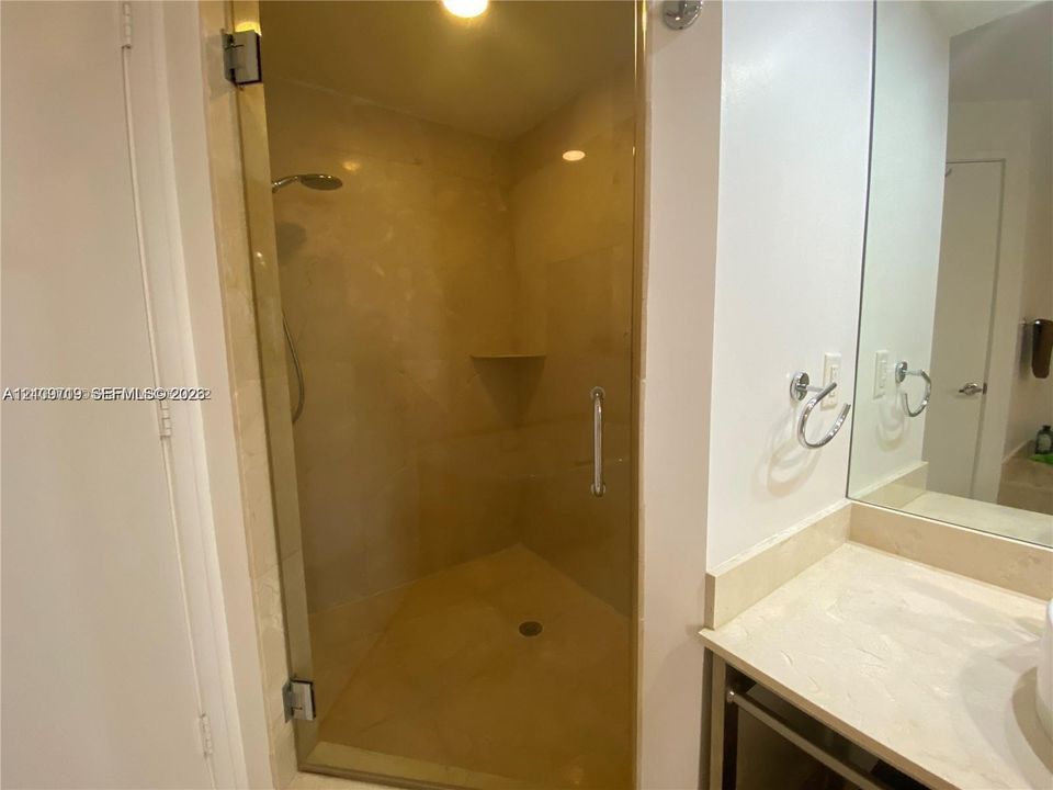 For Rent: $5,500 (2 beds, 2 baths, 1342 Square Feet)