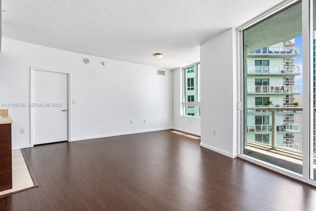 En Venta: $425,000 (1 camas, 1 baños, 799 Pies cuadrados)