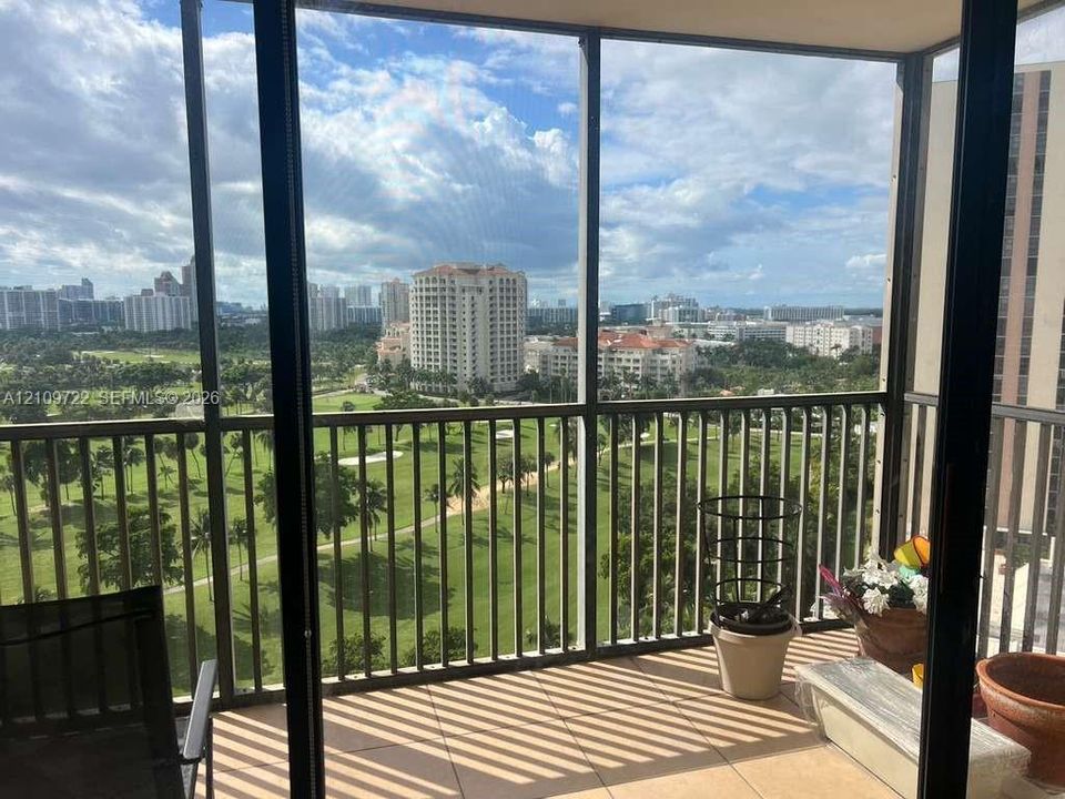En Venta: $249,000 (1 camas, 1 baños, 913 Pies cuadrados)