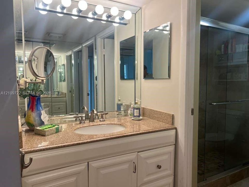 En Venta: $249,000 (1 camas, 1 baños, 913 Pies cuadrados)