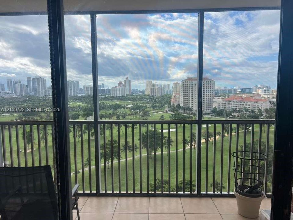 En Venta: $249,000 (1 camas, 1 baños, 913 Pies cuadrados)