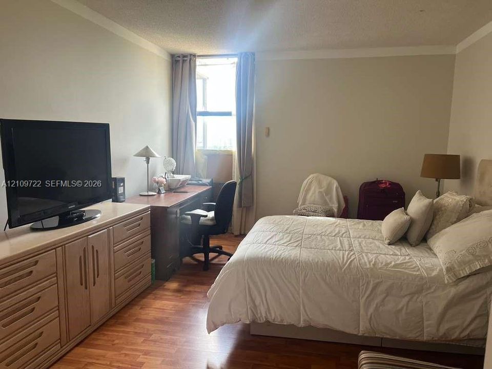 En Venta: $249,000 (1 camas, 1 baños, 913 Pies cuadrados)
