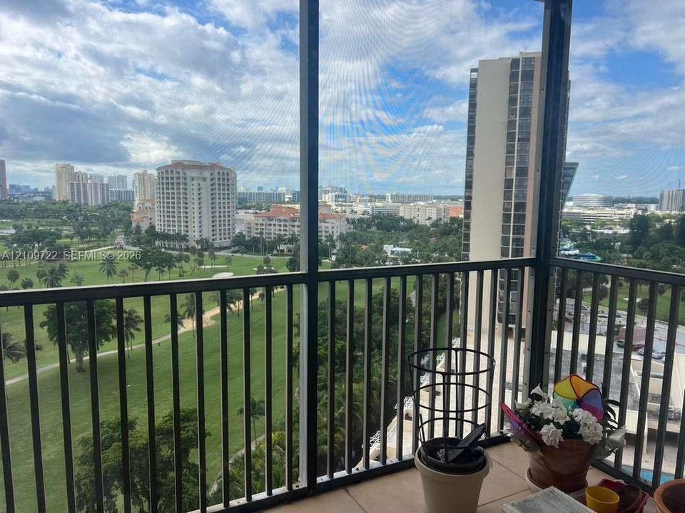 En Venta: $249,000 (1 camas, 1 baños, 913 Pies cuadrados)