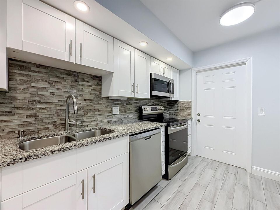 3121 NE 51st Street #102E-18