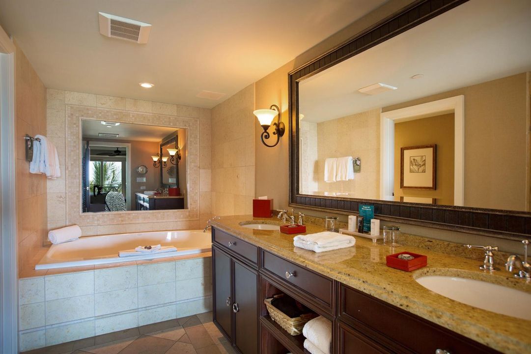 Penthouse Unit - Vero Beach Hotel and Re