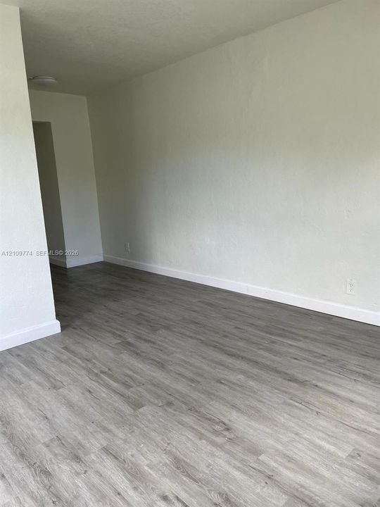 For Rent: $1,475 (1 beds, 1 baths, 1026 Square Feet)