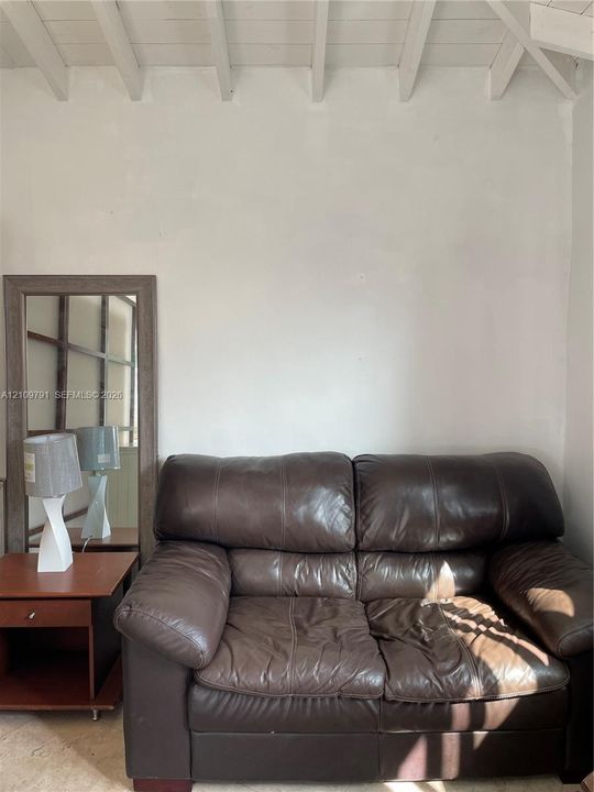 В аренду: $1,400 (1 спален, 1 ванн, 400 Квадратных фут)