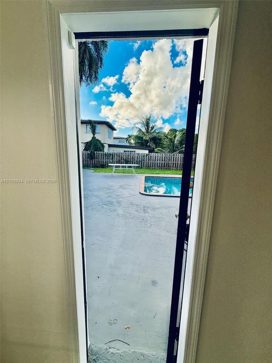 En Venta: $650,000 (3 camas, 2 baños, 1658 Pies cuadrados)