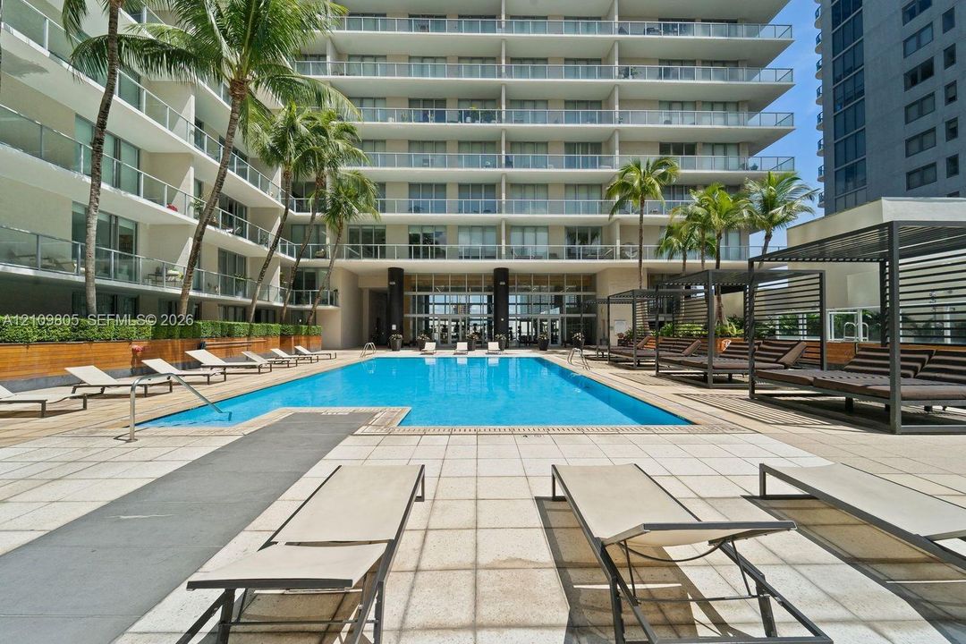 : $749,000 (3 camas, 2 baños, 1242 Pies cuadrados)