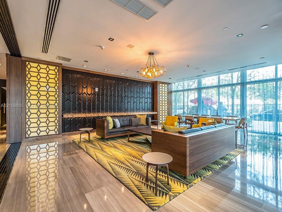 : $749,000 (3 camas, 2 baños, 1242 Pies cuadrados)