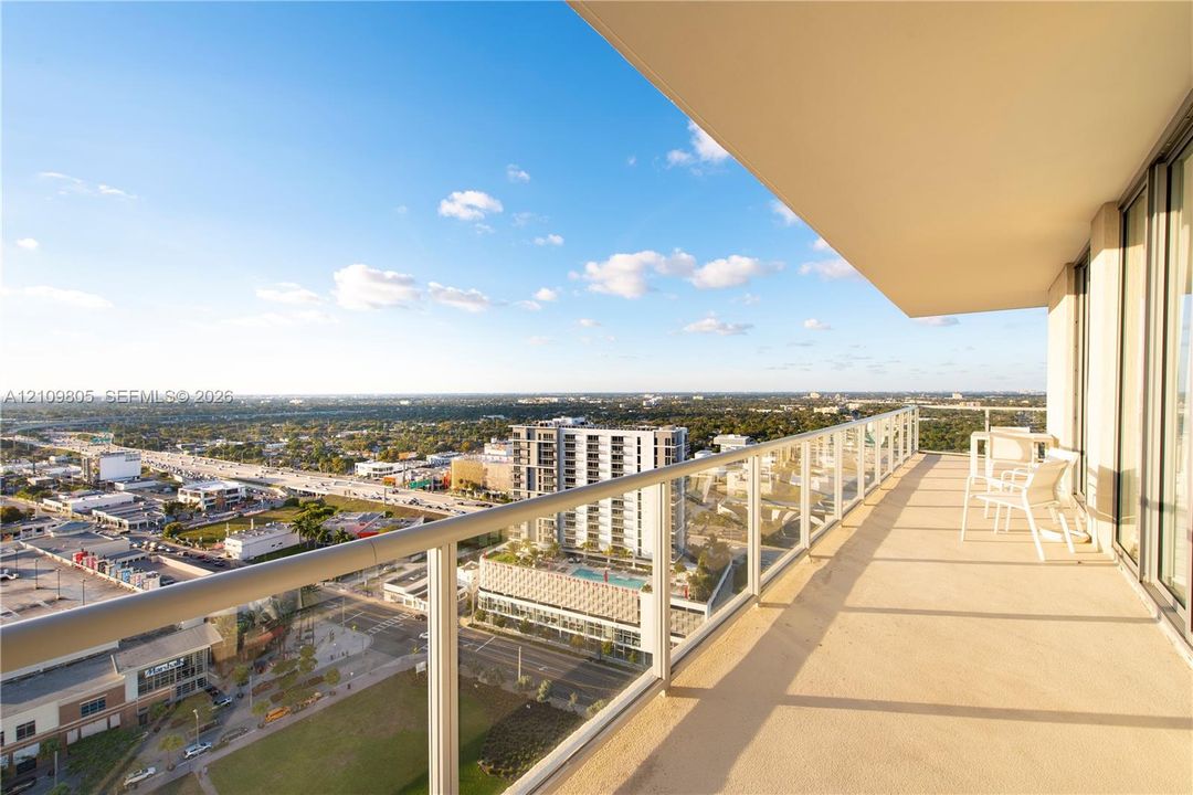 : $749,000 (3 camas, 2 baños, 1242 Pies cuadrados)