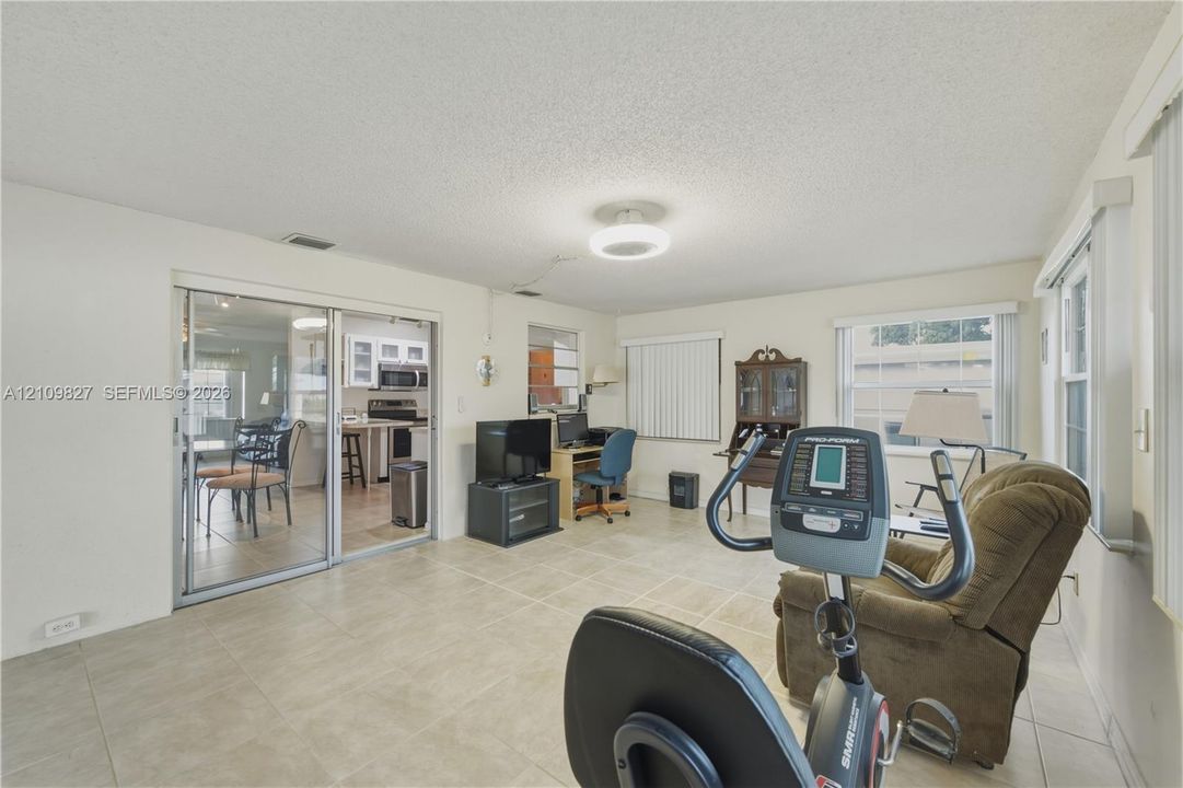 En Venta: $485,000 (3 camas, 2 baños, 1420 Pies cuadrados)