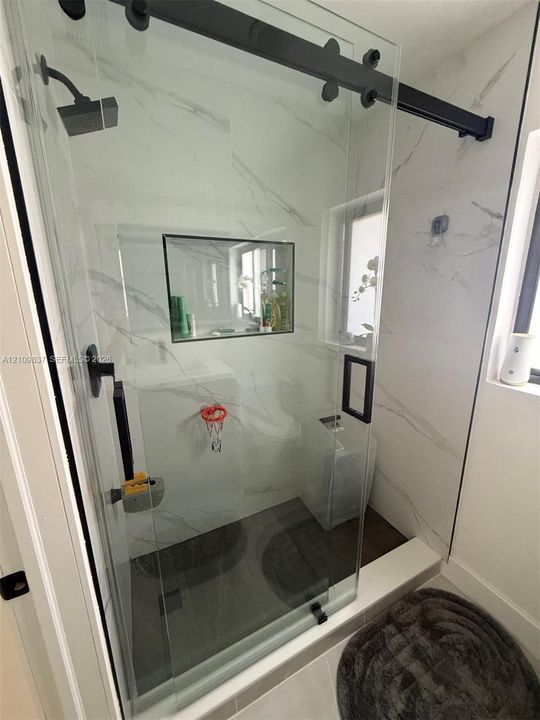 Bath 2 Shower