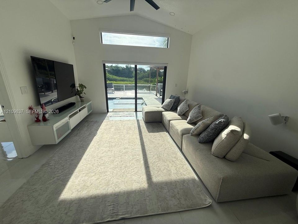 Living Room DELETE