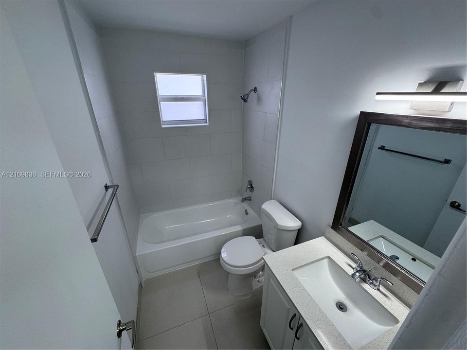 For Rent: $1,760 (1 beds, 1 baths, 700 Square Feet)