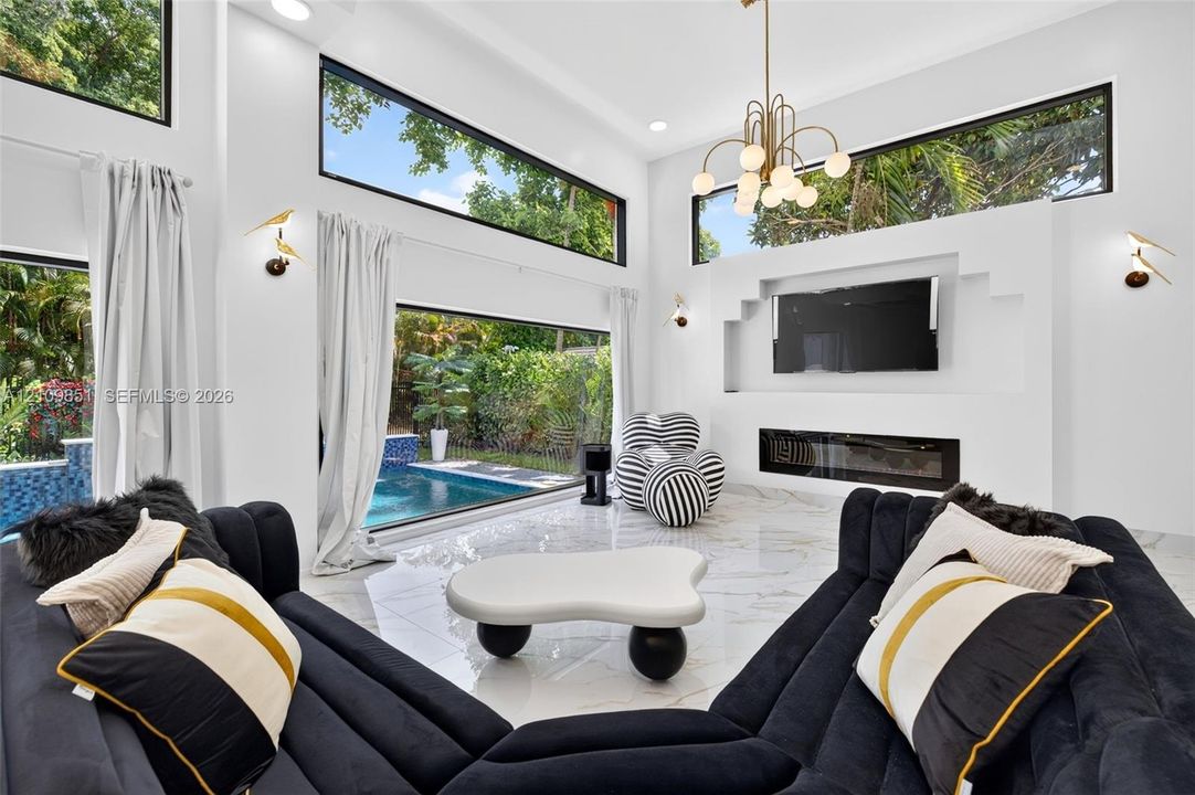 For Sale: $2,999,000 (4 beds, 4 baths, 3727 Square Feet)