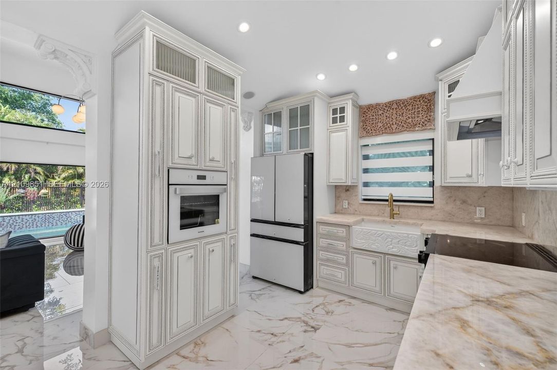 For Sale: $2,999,000 (4 beds, 4 baths, 3727 Square Feet)
