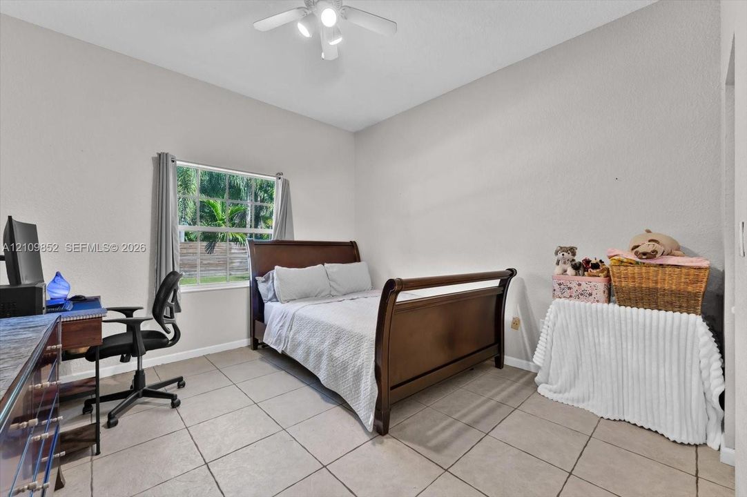 North facing bedroom with high ceilings *