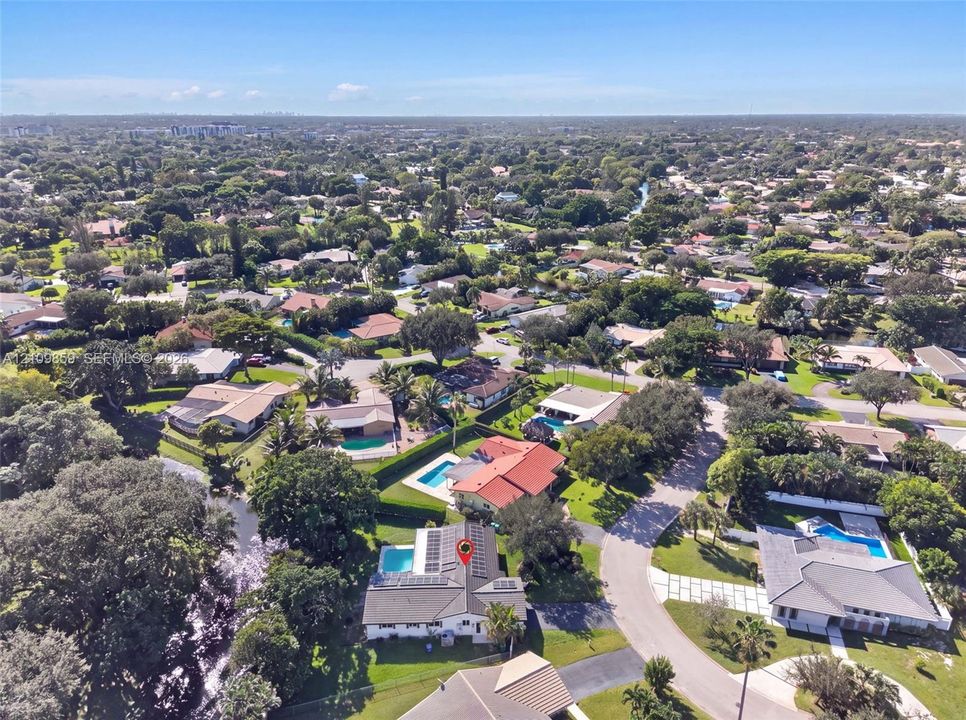 En Venta: $795,000 (4 camas, 3 baños, 1990 Pies cuadrados)