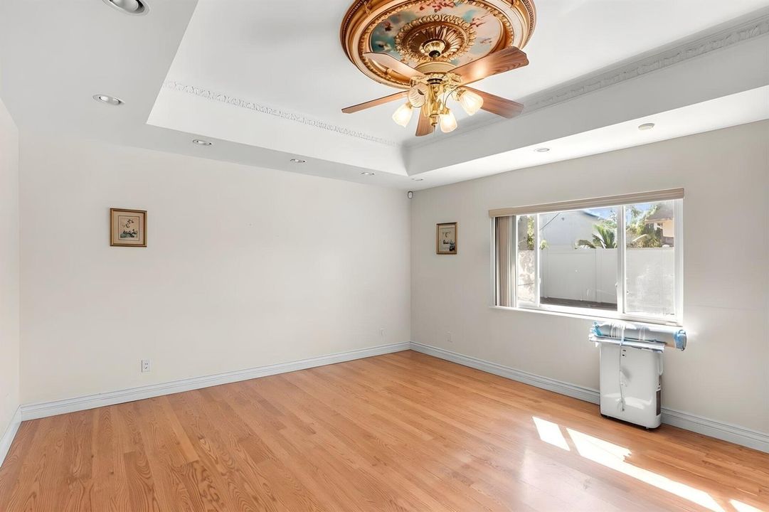 22-web-or-mls-7000NW49th-17 furniture re